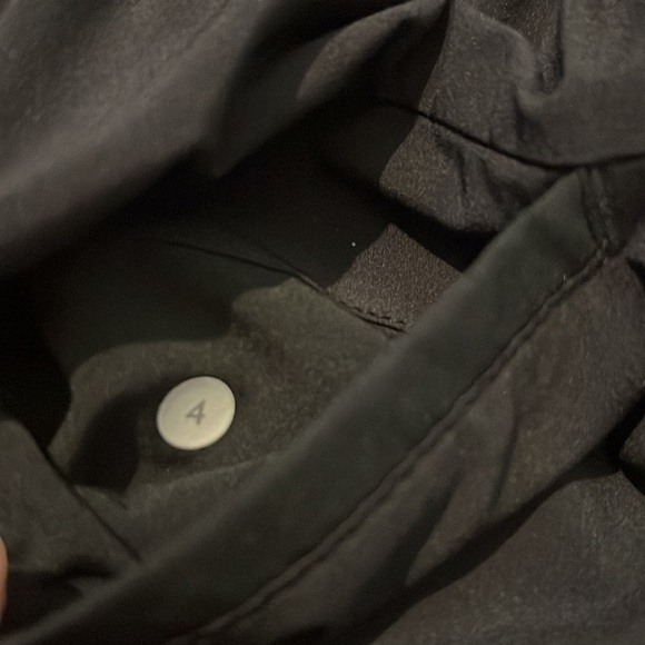 Lululemon Like New, Never Worn Flowy Everyday Ribbon Toe Shorts - Picture 9 of 9